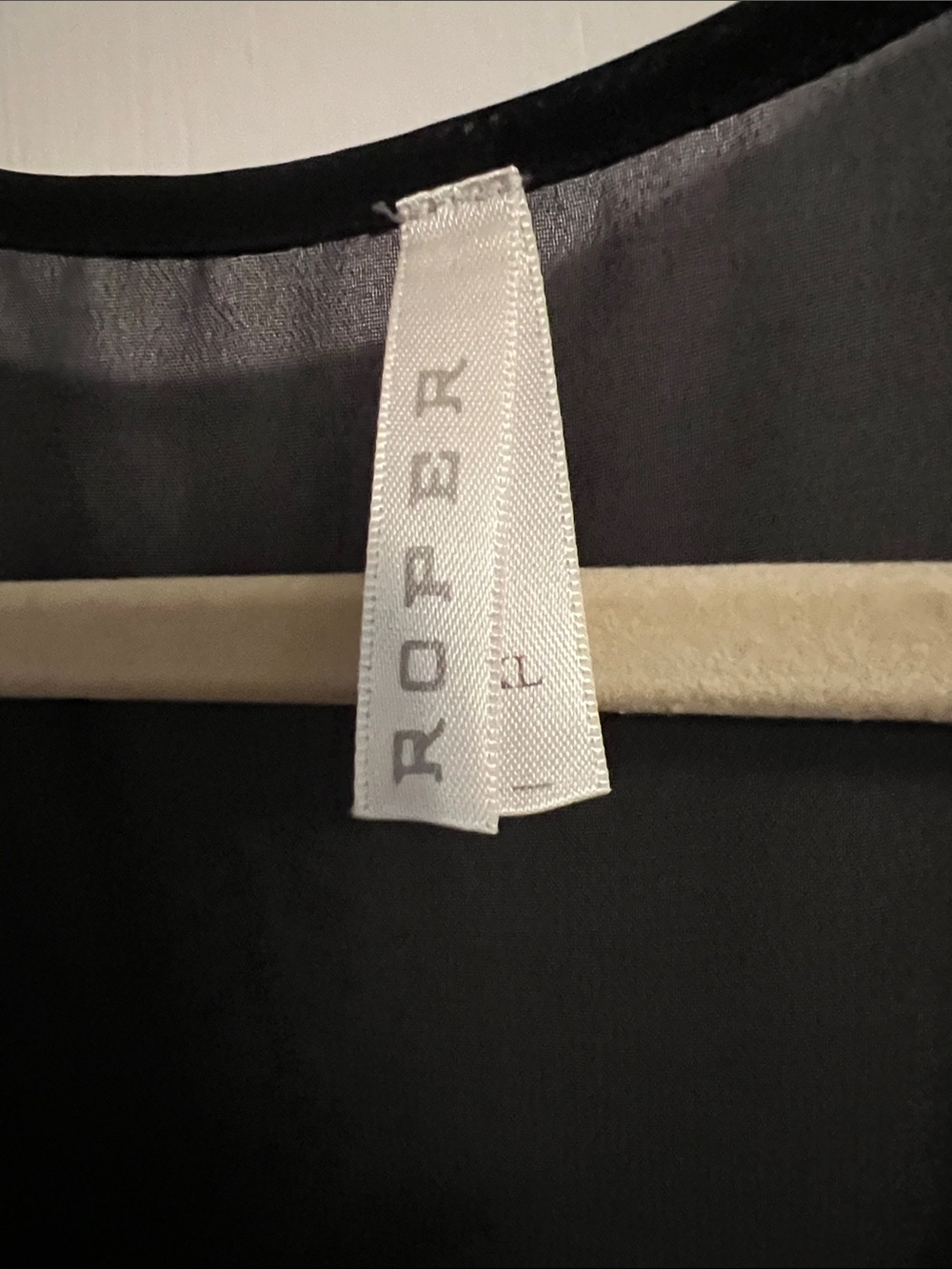 Roper Black Sleeveless Embroidered Button-Front Blouse - Picture 2 of 9